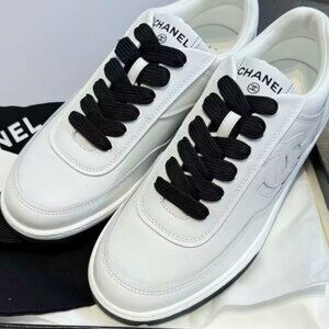 Black and white color scheme, Chanel panda shoes, casual shoes